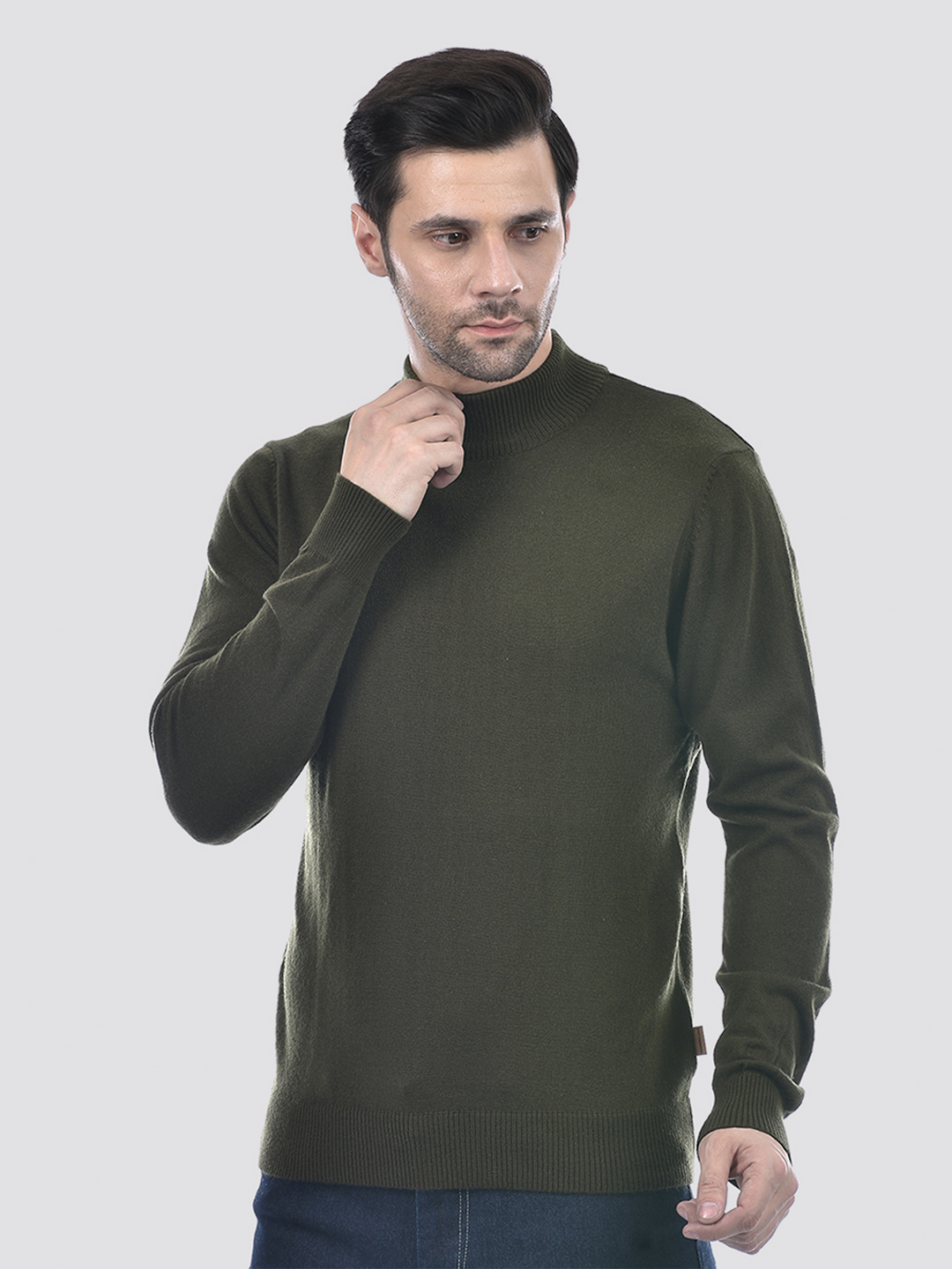 Numero Uno Men Solid Green Sweater